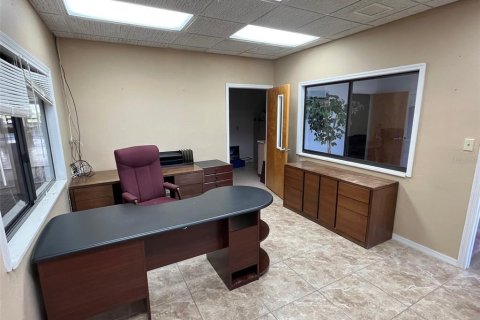 Immobilier commercial à vendre à Moore Haven, Floride: 1158.86 m2 № 2403228 - photo 4