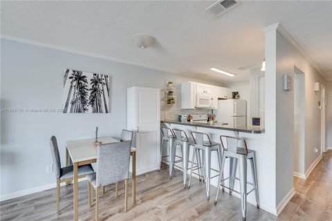 Condominio en venta en Panama City, Florida, 3 dormitorios, 122.82 m2 № 1979900 - foto 4