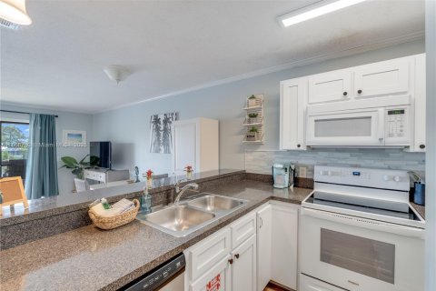 Condominio en venta en Panama City, Florida, 3 dormitorios, 122.82 m2 № 1979900 - foto 6