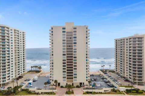 Condo in Daytona Beach Shores, Florida, 2 bedrooms  № 1634676 - photo 24