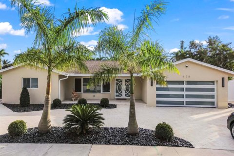 House in Boca Raton, Florida 2 bedrooms, 199.37 sq.m. № 2251441
