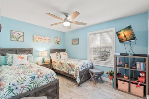 Condo in Saint Petersburg, Florida, 2 bedrooms  № 2213248 - photo 25