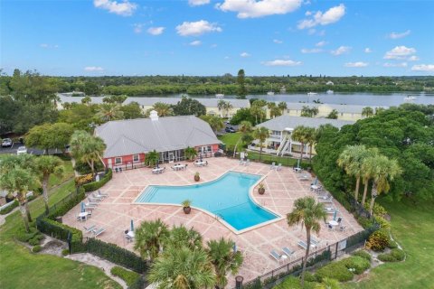 Condo in Saint Petersburg, Florida, 2 bedrooms  № 2213248 - photo 29
