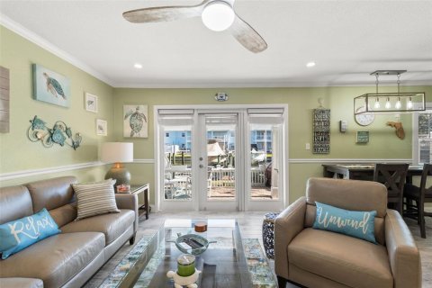 Condo in Saint Petersburg, Florida, 2 bedrooms  № 2213248 - photo 5