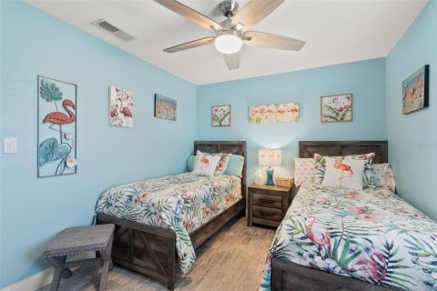 Condo in Saint Petersburg, Florida, 2 bedrooms  № 2213248 - photo 26