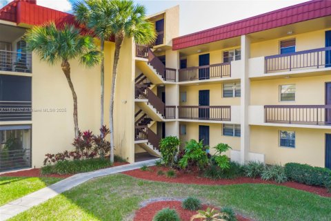 Condo in Miramar, Florida, 2 bedrooms  № 1836225 - photo 25