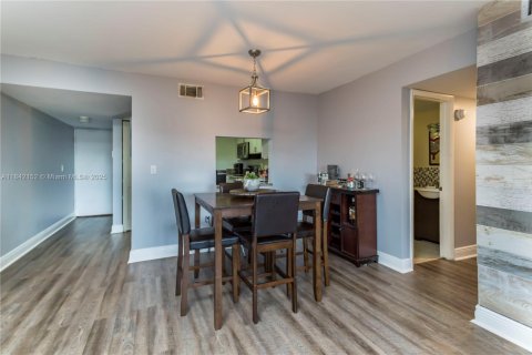 Condo in Miramar, Florida, 2 bedrooms  № 1836225 - photo 5