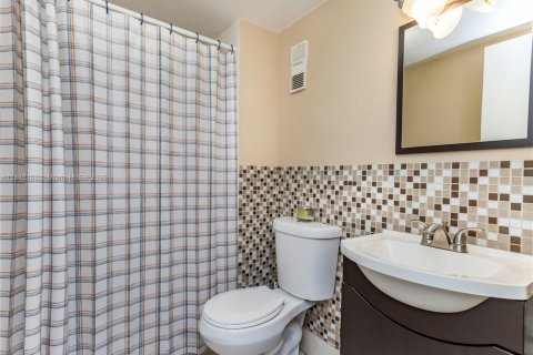 Condo in Miramar, Florida, 2 bedrooms  № 1836225 - photo 7