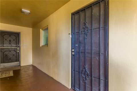 Condo in Miramar, Florida, 2 bedrooms  № 1836225 - photo 21