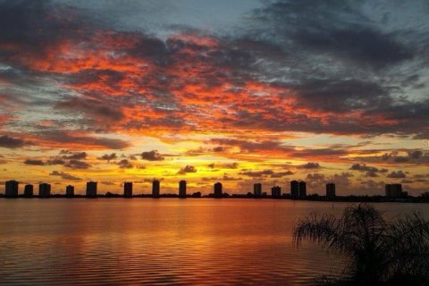 Condominio en venta en West Palm Beach, Florida, 2 dormitorios, 122.26 m2 № 1526027 - foto 1