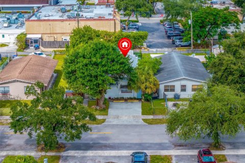 Immobilier commercial à vendre à Hollywood, Floride: 155.05 m2 № 1968345 - photo 17