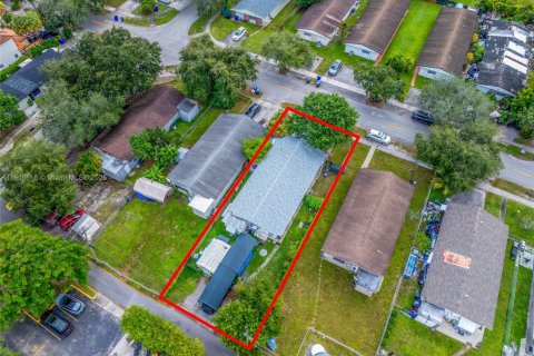 Propiedad comercial en venta en Hollywood, Florida, 155.05 m2 № 1968345 - foto 9