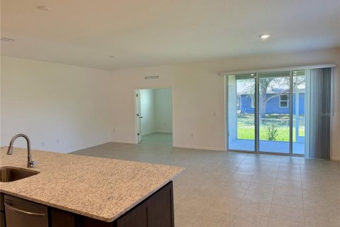 House in Punta Gorda, Florida 3 bedrooms, 184.69 sq.m. № 1719412 - photo 5