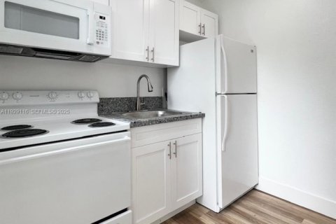 Apartment in North Miami, Florida 51.1 sq.m. № 1987467 - photo 7