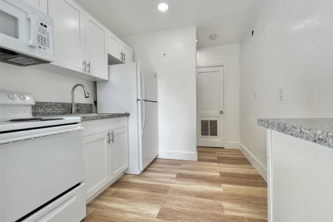 Apartment in North Miami, Florida 51.1 sq.m. № 1987467 - photo 6