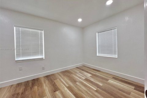 Apartment in North Miami, Florida 51.1 sq.m. № 1987467 - photo 10