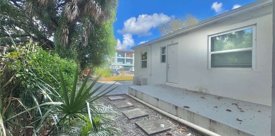 Studio in North Miami, Florida № 1987467