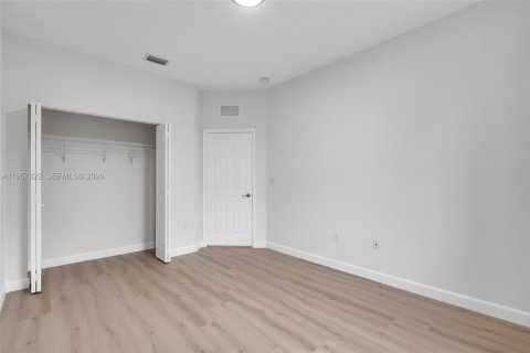 Townhouse in Miami, Florida 4 bedrooms, 188.13 sq.m. № 2011658 - photo 18