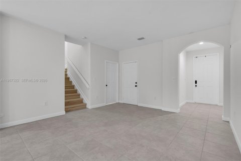 Townhouse in Miami, Florida 4 bedrooms, 188.13 sq.m. № 2011658 - photo 5