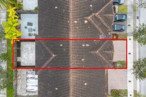 Townhouse in Miami, Florida 4 bedrooms, 188.13 sq.m. № 2011658 - photo 30