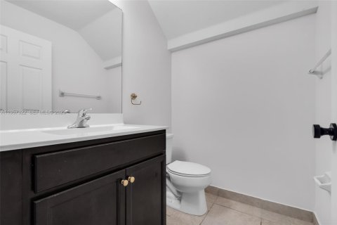 Townhouse in Miami, Florida 4 bedrooms, 188.13 sq.m. № 2011658 - photo 10