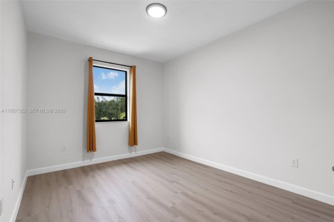 Townhouse in Miami, Florida 4 bedrooms, 188.13 sq.m. № 2011658 - photo 17