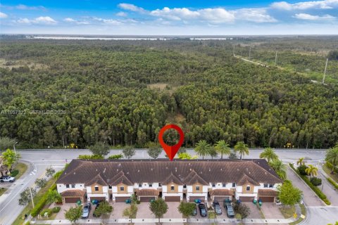 Townhouse in Miami, Florida 4 bedrooms, 188.13 sq.m. № 2011658 - photo 28