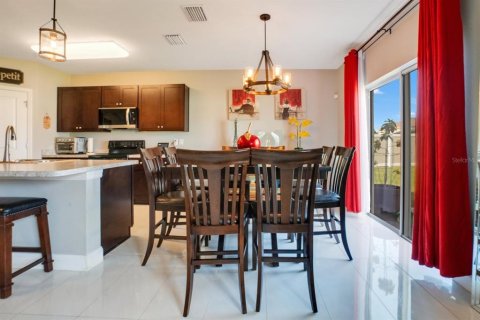 House in Ocala, Florida 5 bedrooms, 247.21 sq.m. № 1900075 - photo 15