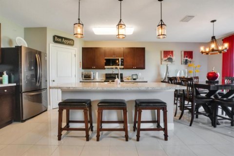 House in Ocala, Florida 5 bedrooms, 247.21 sq.m. № 1900075 - photo 11