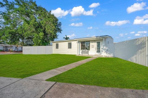 Casa en venta en Miami, Florida, 3 dormitorios, 116.13 m2 № 1858763 - foto 4