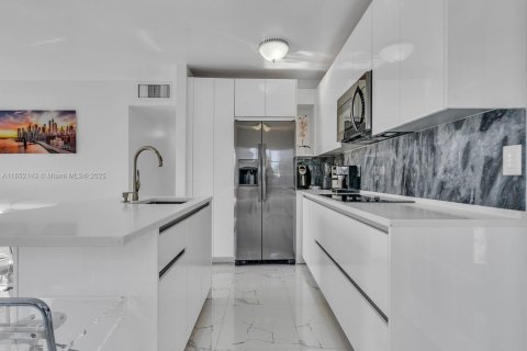 Casa en venta en Miami, Florida, 3 dormitorios, 116.13 m2 № 1858763 - foto 14