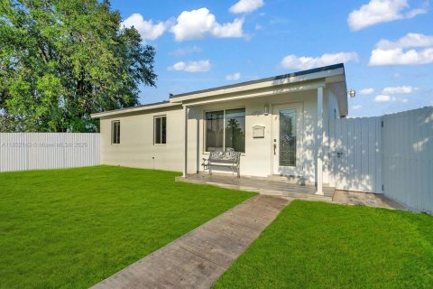 Casa en venta en Miami, Florida, 3 dormitorios, 116.13 m2 № 1858763 - foto 6