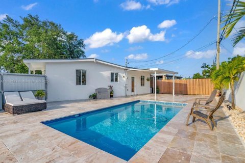 Casa en venta en Miami, Florida, 3 dormitorios, 116.13 m2 № 1858763 - foto 25