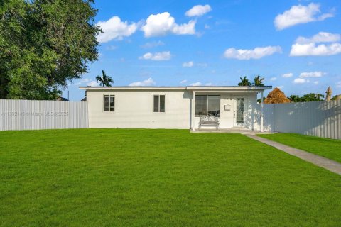 Casa en venta en Miami, Florida, 3 dormitorios, 116.13 m2 № 1858763 - foto 5