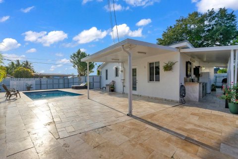 Casa en venta en Miami, Florida, 3 dormitorios, 116.13 m2 № 1858763 - foto 23