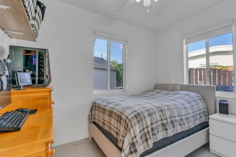 Casa en venta en Miami, Florida, 3 dormitorios, 116.13 m2 № 1858763 - foto 20
