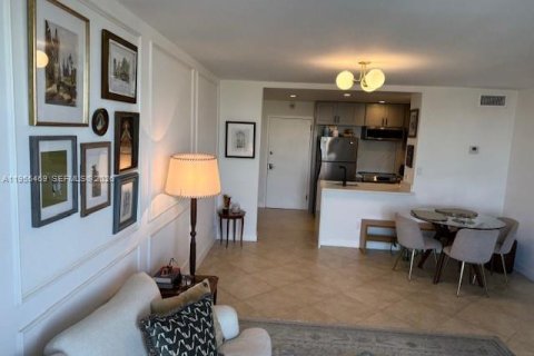 Condominio en alquiler en North Miami, Florida, 2 dormitorios, 89.46 m2 № 2009805 - foto 6