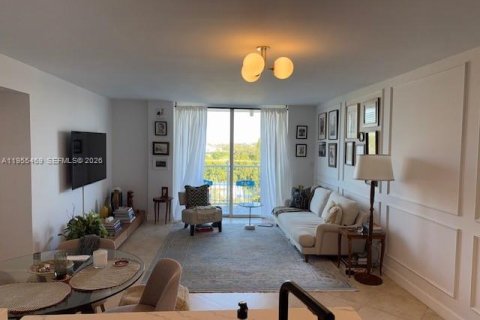 Condominio en alquiler en North Miami, Florida, 2 dormitorios, 89.46 m2 № 2009805 - foto 2