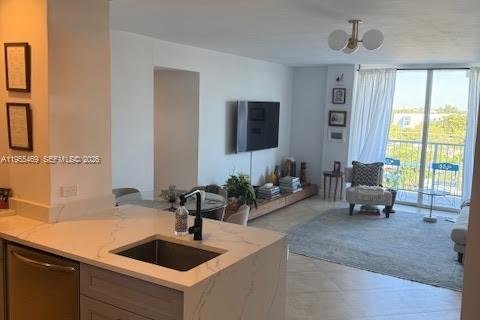 Condominio en North Miami, Florida, 2 dormitorios № 2009805