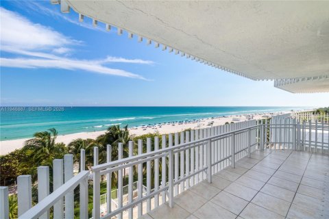 Condo in Miami Beach, Florida, 2 bedrooms  № 2003144