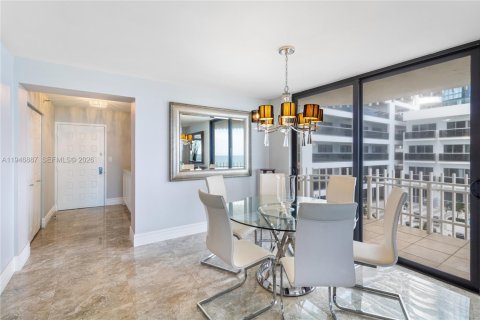 Condo in Miami Beach, Florida, 2 bedrooms  № 2003144 - photo 6