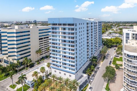 Condo in West Palm Beach, Florida, 2 bedrooms  № 1022037 - photo 1