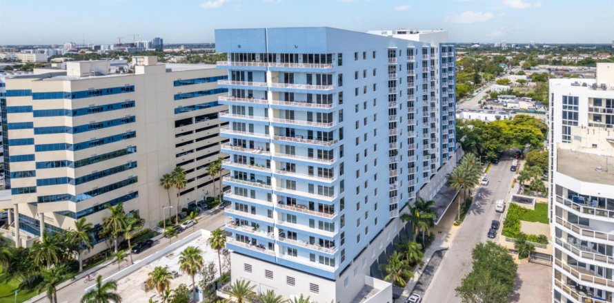 Condo in West Palm Beach, Florida, 2 bedrooms № 1022037