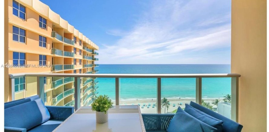 Condominio en Hollywood, Florida, 1 dormitorio  № 2045915