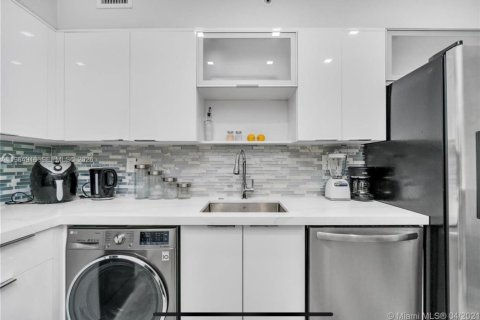 Condominio en alquiler en Hollywood, Florida, 1 dormitorio, 69.21 m2 № 2045915 - foto 8