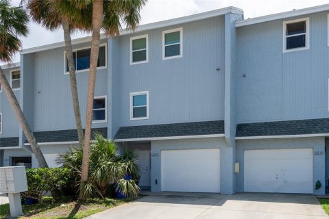 Adosado en venta en Dunedin, Florida, 2 dormitorios, 112.5 m2 № 1902276 - foto 1
