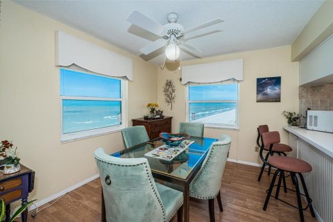 Condo in Indian Shores, Florida, 2 bedrooms  № 1733999 - photo 19