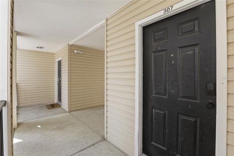 Condo in Gainesville, Florida, 4 bedrooms № 2100793 - photo 4