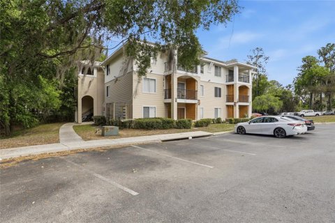 Condo in Gainesville, Florida, 4 bedrooms  № 2100793