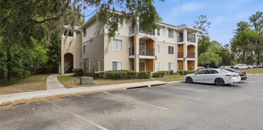 Condo in Gainesville, Florida, 4 bedrooms № 2100793